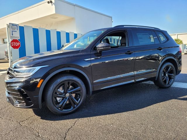 2024 Volkswagen Tiguan SE R-Line Black