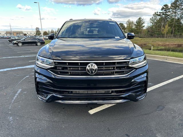 2024 Volkswagen Tiguan SE R-Line Black