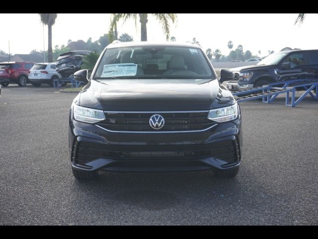 2024 Volkswagen Tiguan SE R-Line Black