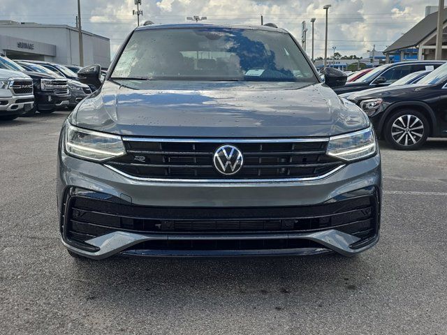 2024 Volkswagen Tiguan SE R-Line Black