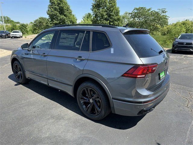 2024 Volkswagen Tiguan SE R-Line Black