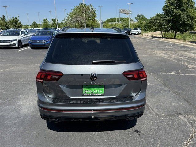 2024 Volkswagen Tiguan SE R-Line Black