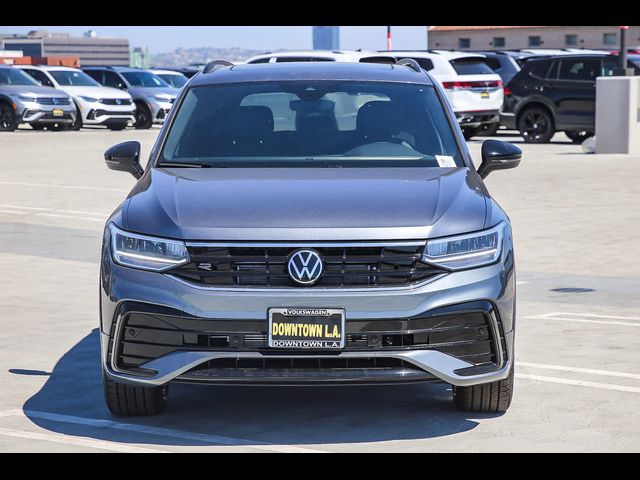 2024 Volkswagen Tiguan SE R-Line Black