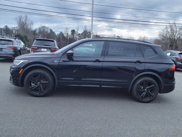 2024 Volkswagen Tiguan SE R-Line Black