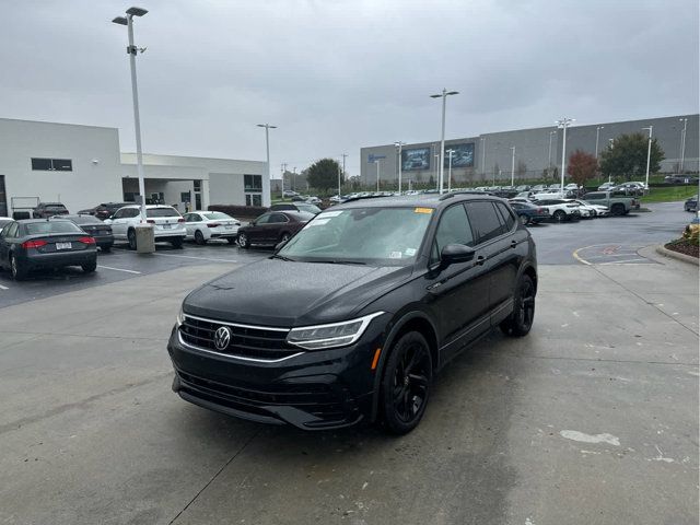 2024 Volkswagen Tiguan SE R-Line Black