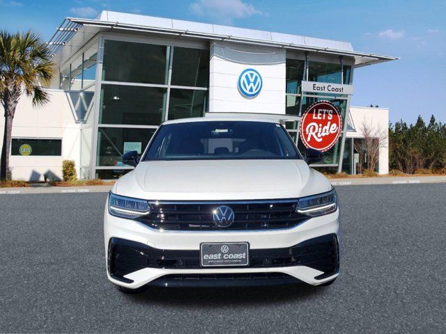 2024 Volkswagen Tiguan SE R-Line Black