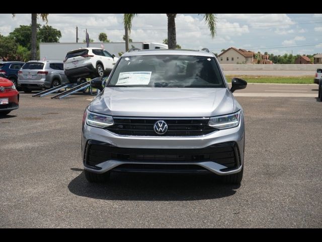 2024 Volkswagen Tiguan SE R-Line Black