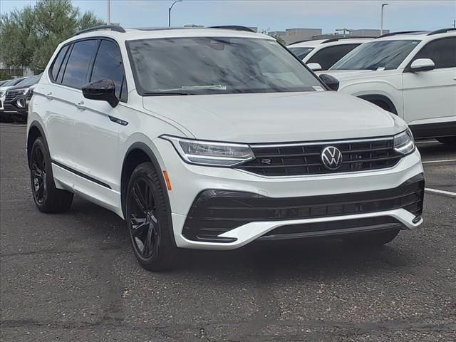 2024 Volkswagen Tiguan SE R-Line Black