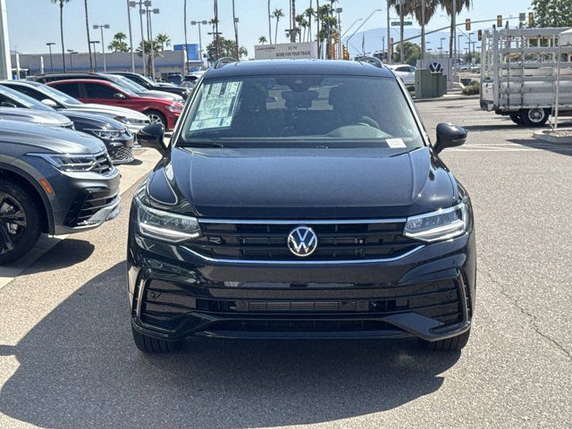 2024 Volkswagen Tiguan/Taos SE R-Line Black