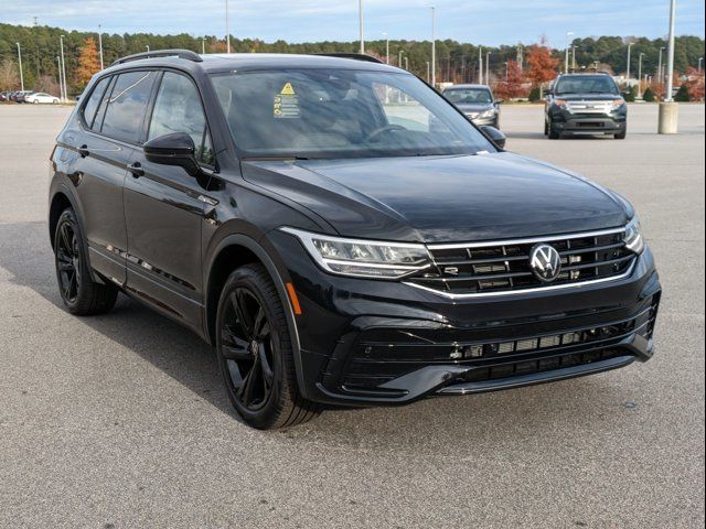 2024 Volkswagen Tiguan SE R-Line Black