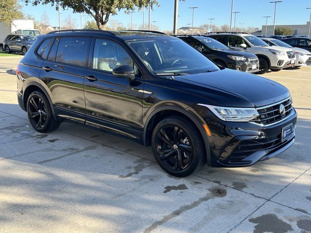 2024 Volkswagen Tiguan SE R-Line Black