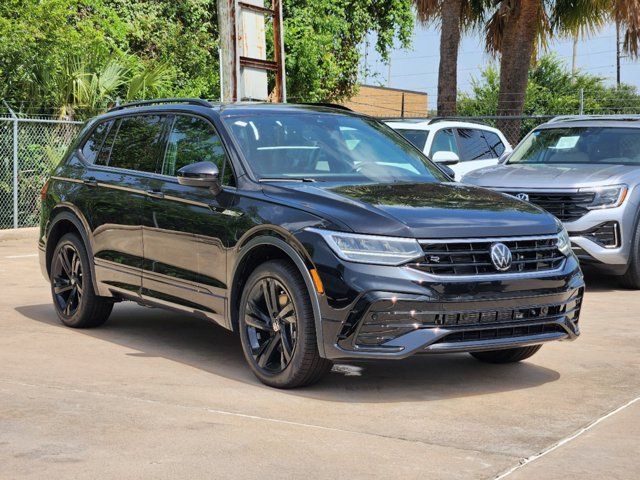 2024 Volkswagen Tiguan SE R-Line Black