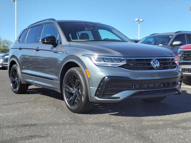 2024 Volkswagen Tiguan SE R-Line Black