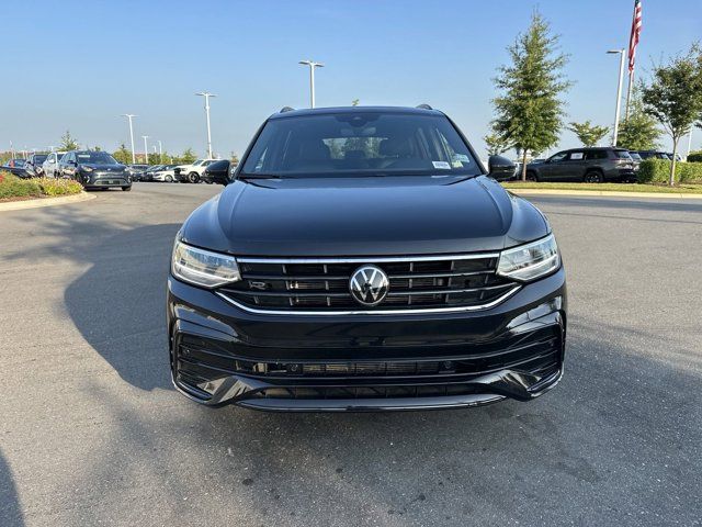 2024 Volkswagen Tiguan SE R-Line Black