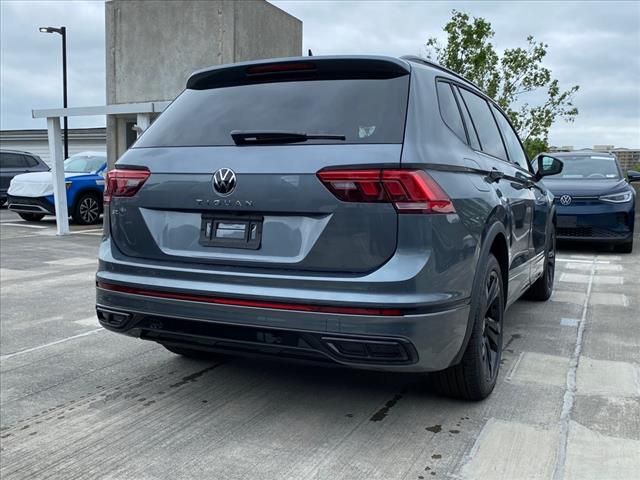 2024 Volkswagen Tiguan SE R-Line Black