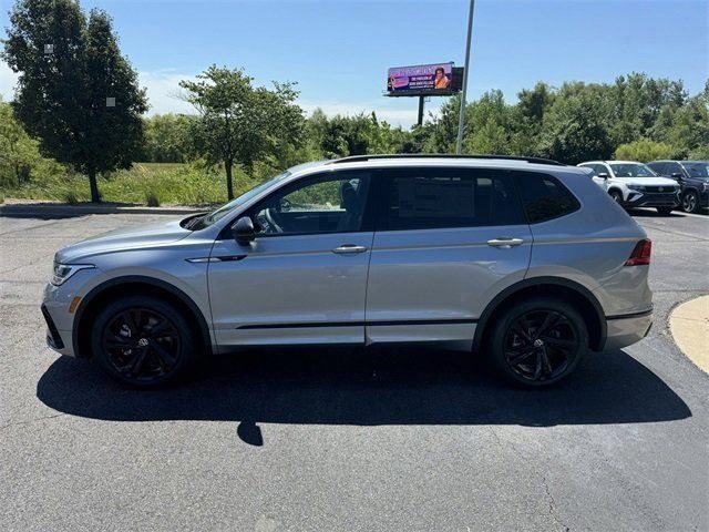 2024 Volkswagen Tiguan SE R-Line Black