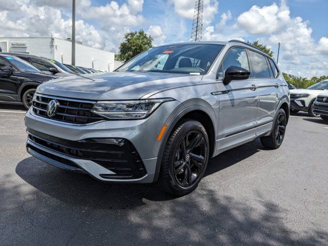 2024 Volkswagen Tiguan SE R-Line Black