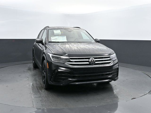 2024 Volkswagen Tiguan SE R-Line Black