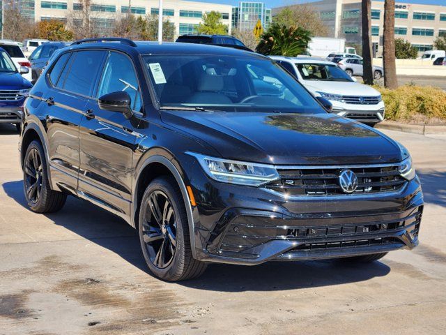 2024 Volkswagen Tiguan/Taos SE R-Line Black