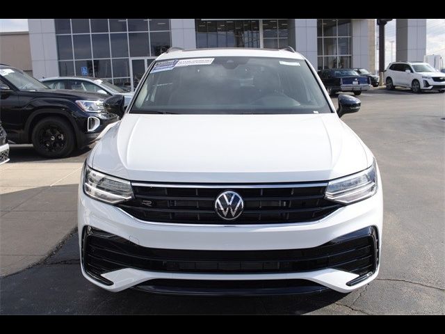 2024 Volkswagen Tiguan SE R-Line Black