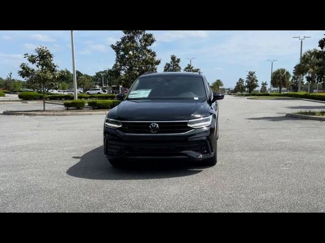 2024 Volkswagen Tiguan SE R-Line Black