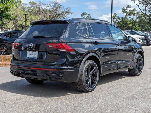 2024 Volkswagen Tiguan SE R-Line Black