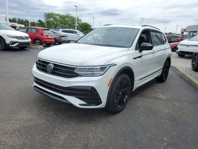 2024 Volkswagen Tiguan SE R-Line Black