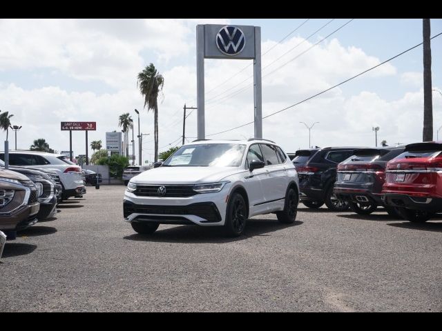 2024 Volkswagen Tiguan SE R-Line Black