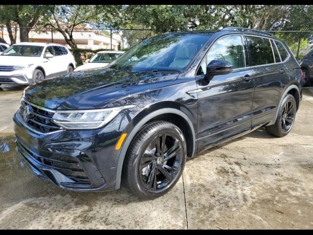 2024 Volkswagen Tiguan SE R-Line Black