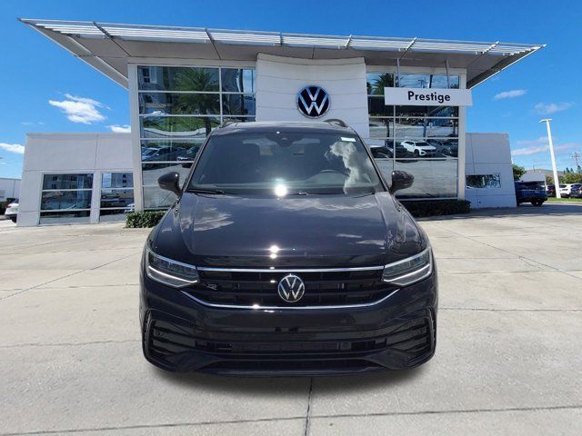 2024 Volkswagen Tiguan SE R-Line Black