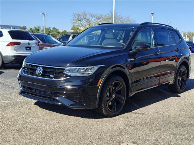 2024 Volkswagen Tiguan SE R-Line Black