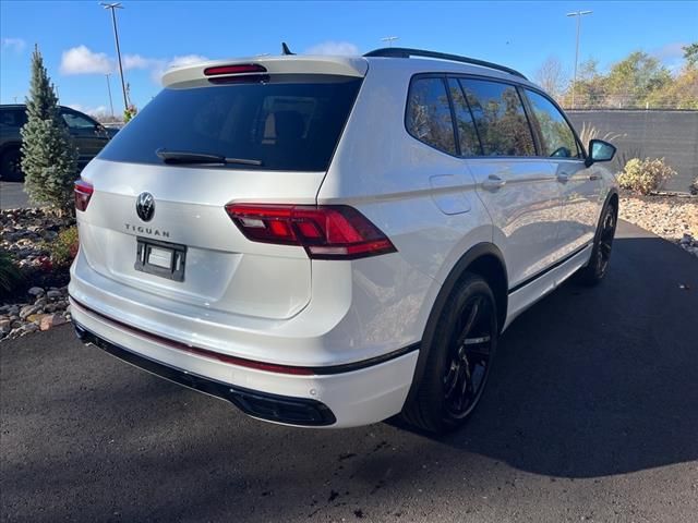 2024 Volkswagen Tiguan/Taos SE R-Line Black