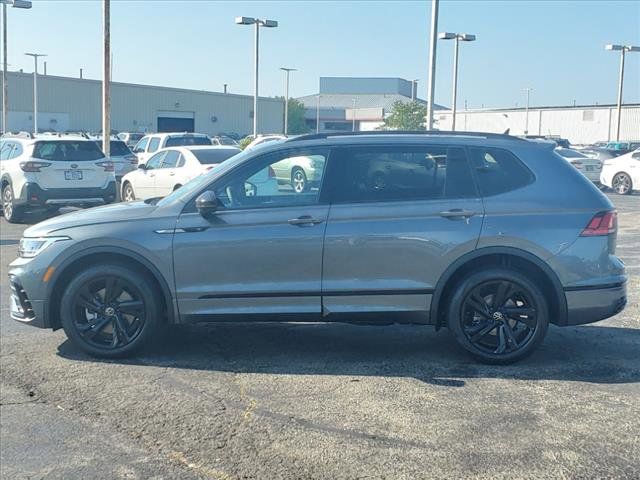 2024 Volkswagen Tiguan SE R-Line Black