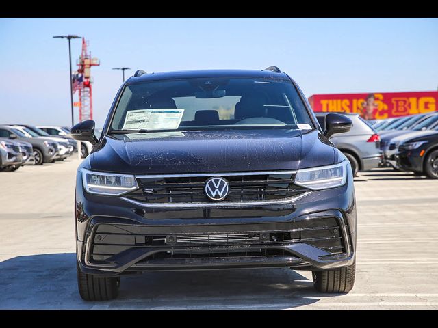 2024 Volkswagen Tiguan SE R-Line Black