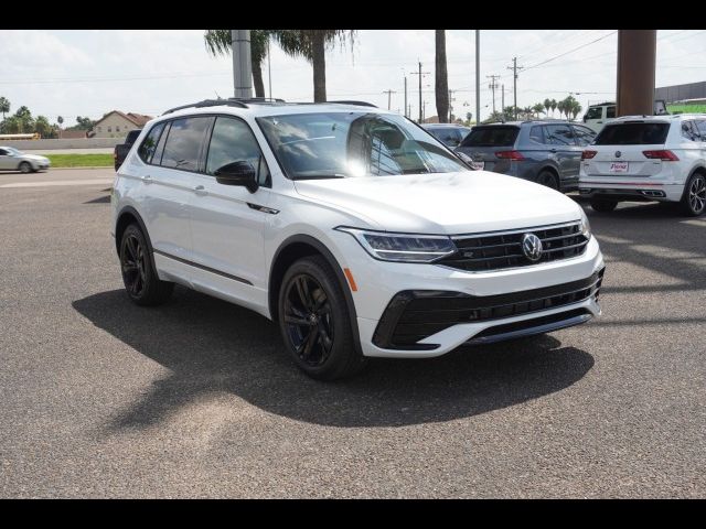 2024 Volkswagen Tiguan SE R-Line Black