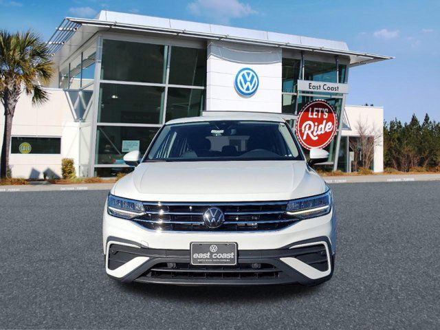 2024 Volkswagen Tiguan SE R-Line Black