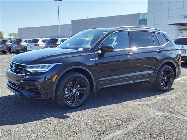 2024 Volkswagen Tiguan SE R-Line Black