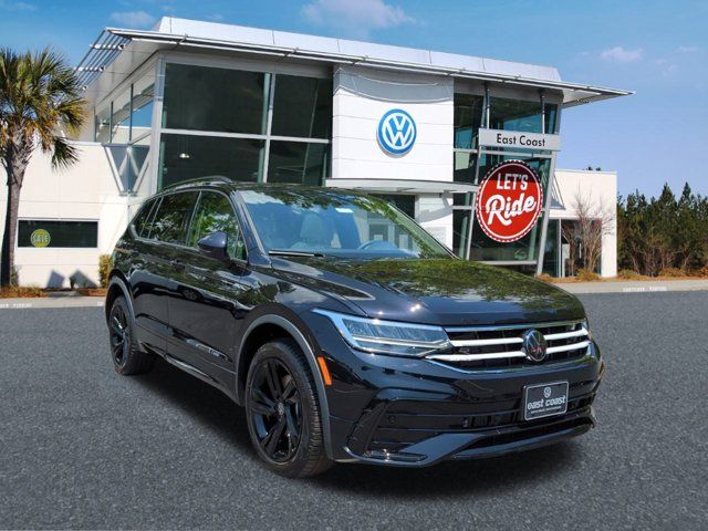 2024 Volkswagen Tiguan SE R-Line Black