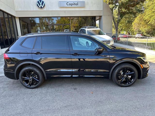 2024 Volkswagen Tiguan SE R-Line Black