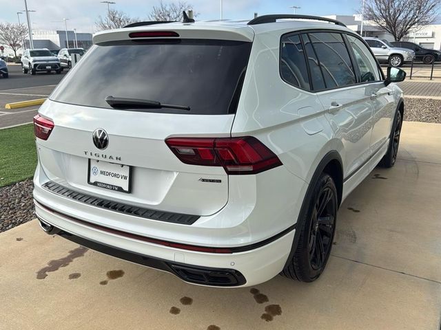 2024 Volkswagen Tiguan SE R-Line Black