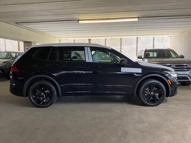 2024 Volkswagen Tiguan SE R-Line Black