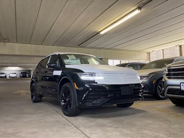 2024 Volkswagen Tiguan SE R-Line Black