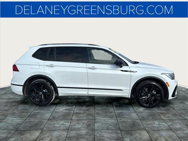 2024 Volkswagen Tiguan SE R-Line Black