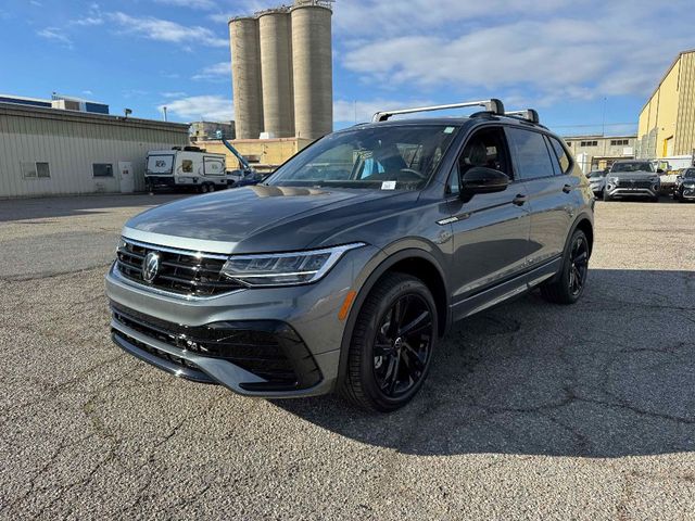 2024 Volkswagen Tiguan SE R-Line Black