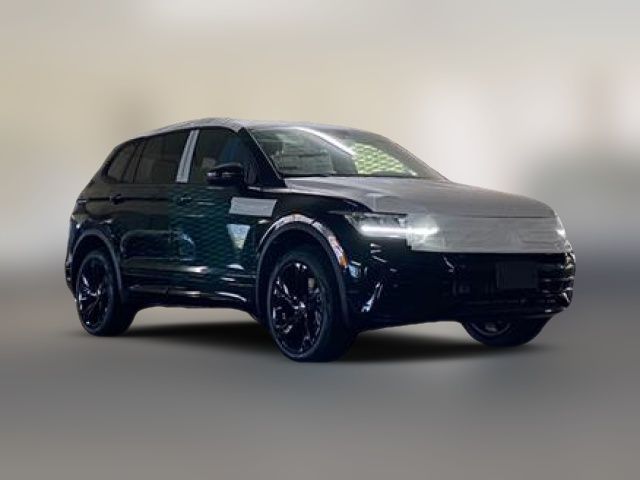 2024 Volkswagen Tiguan SE R-Line Black