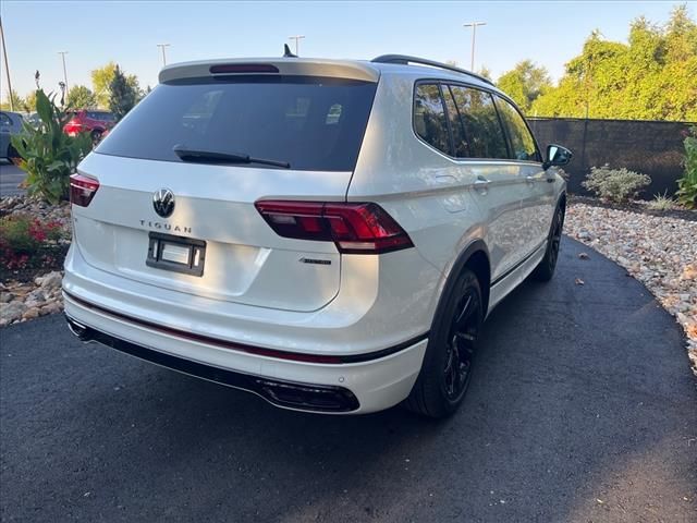 2024 Volkswagen Tiguan SE R-Line Black