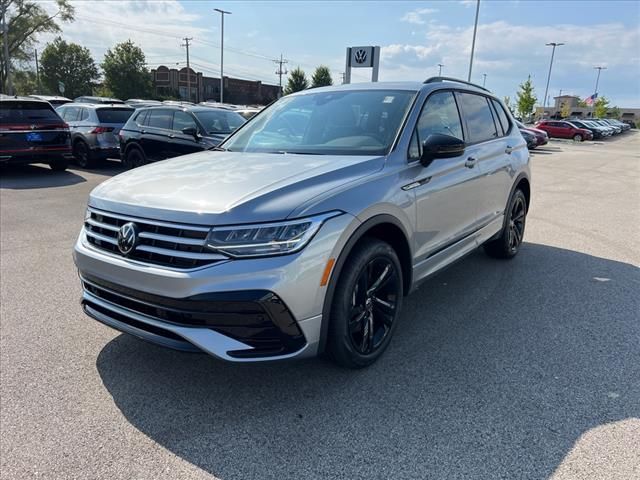 2024 Volkswagen Tiguan SE R-Line Black