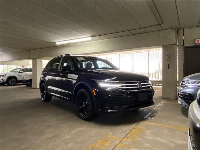 2024 Volkswagen Tiguan SE R-Line Black