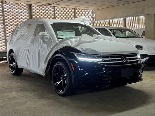 2024 Volkswagen Tiguan SE R-Line Black