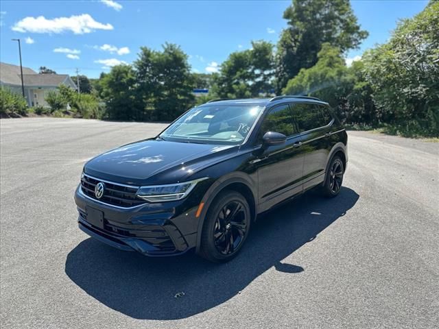 2024 Volkswagen Tiguan SE R-Line Black